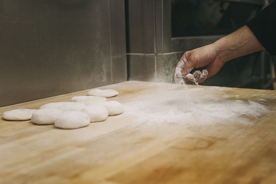 Der Brotsommelier experimentiert gerne und kreiert laufend neue Brotvariationen.