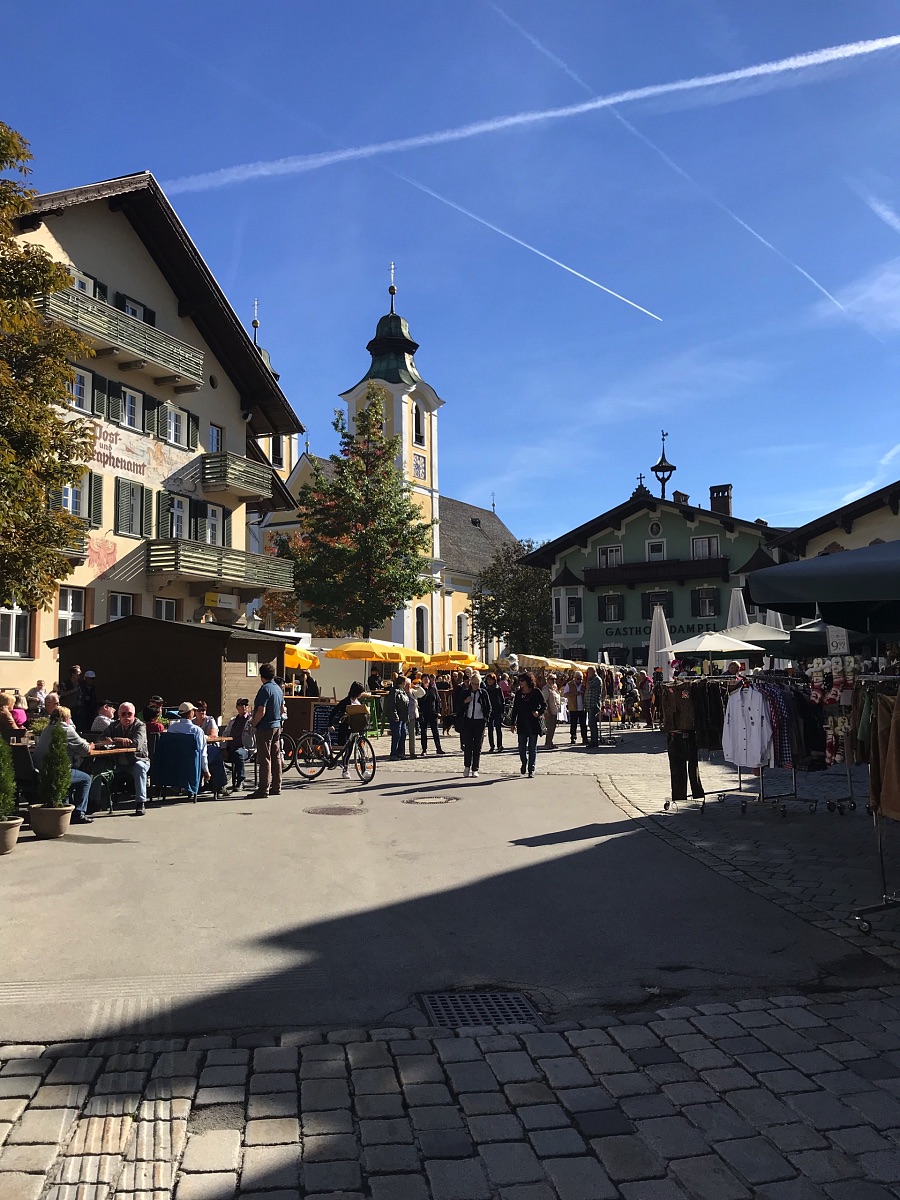 Charlotte Kitzbueheler Alpen St Johann Wochenmarkt