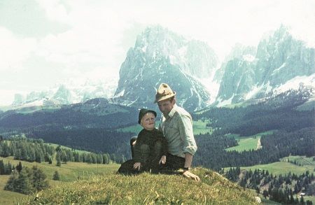 Martin Trixl mit seinem Vater beim Wandern