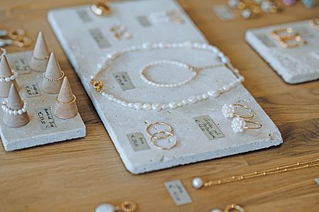 Perlenschmuck bei Fräulein Veffi