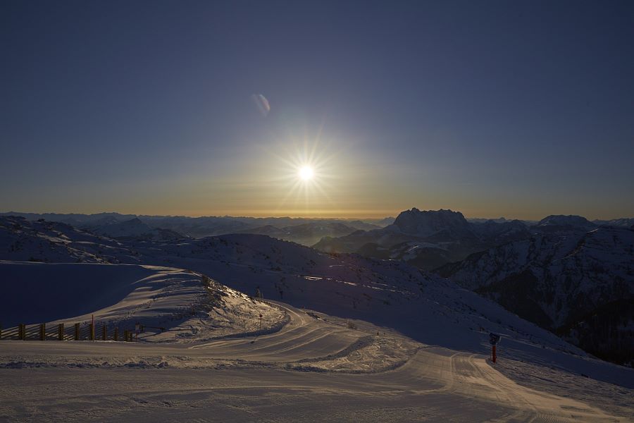 pistenbully_abendstimmung_im_pillerseetal