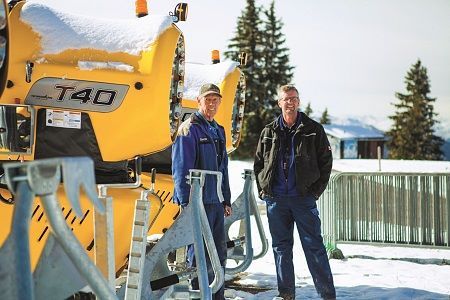 Schnei-Meister Toni Pirchl und "Anerl"