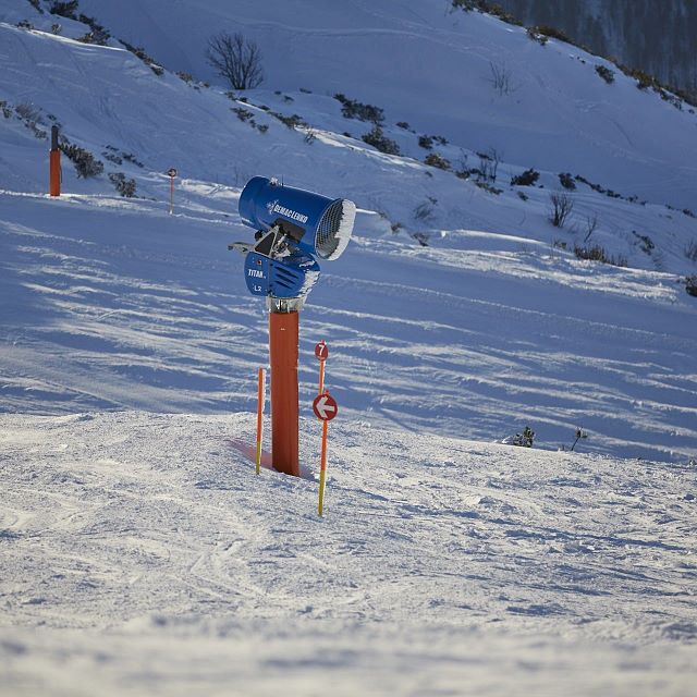 pistenbully_beschneiung_skigebiet_steinplatte