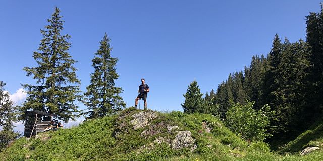 Kitzbüheler Alpen KAT Walk Botschafter Etappe 3 Matze genießt Ausblick c Denise Hofmann