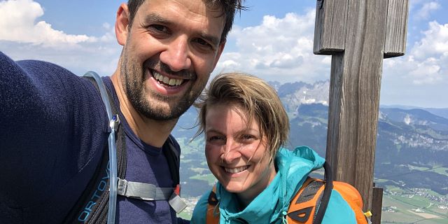 Kitzbüheler Alpen KAT Walk Botschafter Etappe 5 Selfie beim Gipfelkreuz c Denise Hofmann